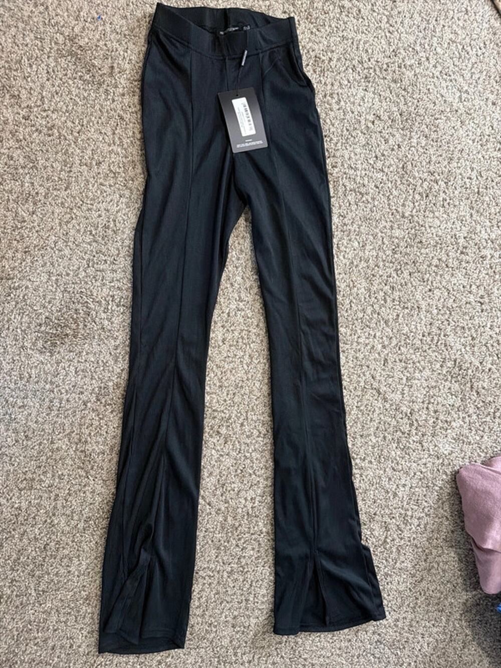 Pretty little thing NWT ribbed split front flare legging 0 2995